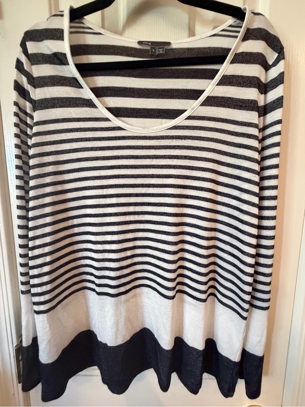 VINCE Variegated Stripe Scoop Neck Top Large